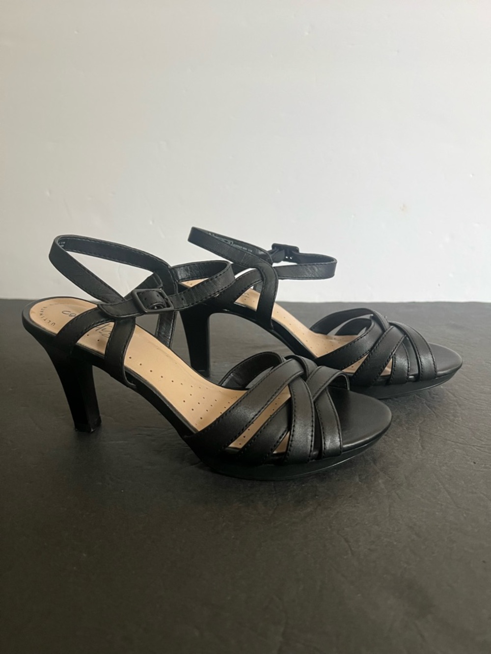 Collection by Clark’s Adriel Black Heeled Sandals, 6M